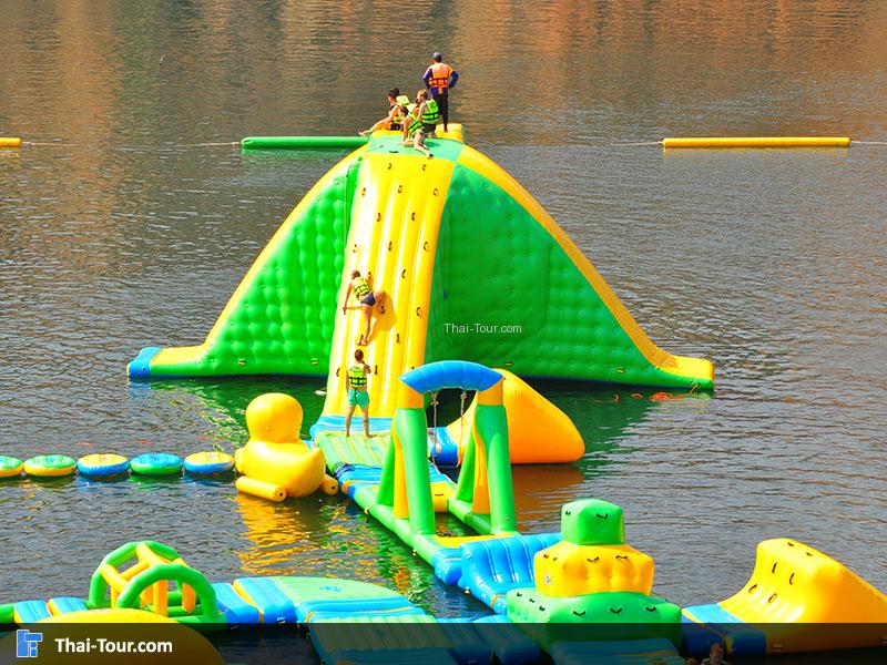 นักท่องเที่ยวเยอะแยะมากมาย