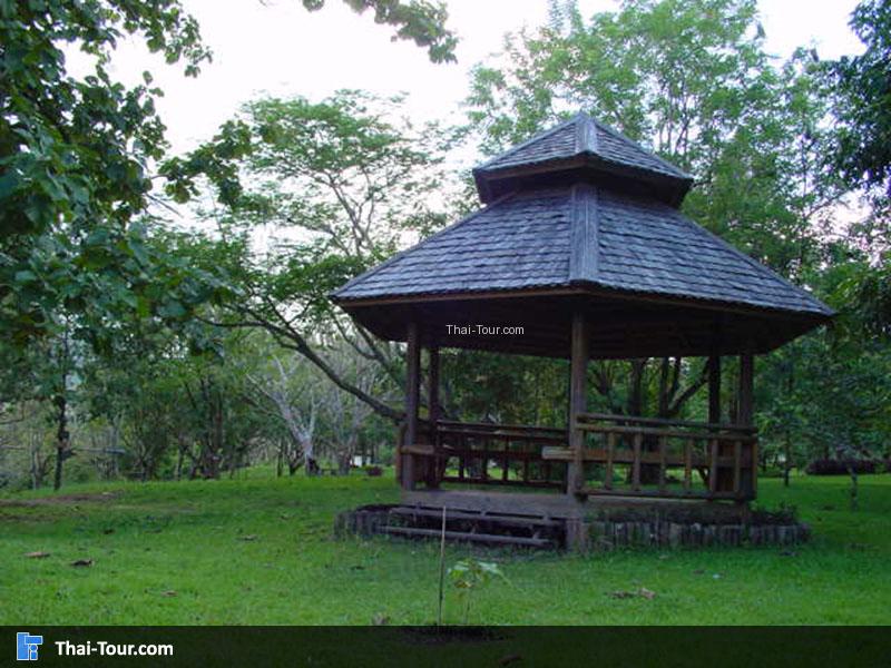 ศาลาพัก น้ำตกปอย