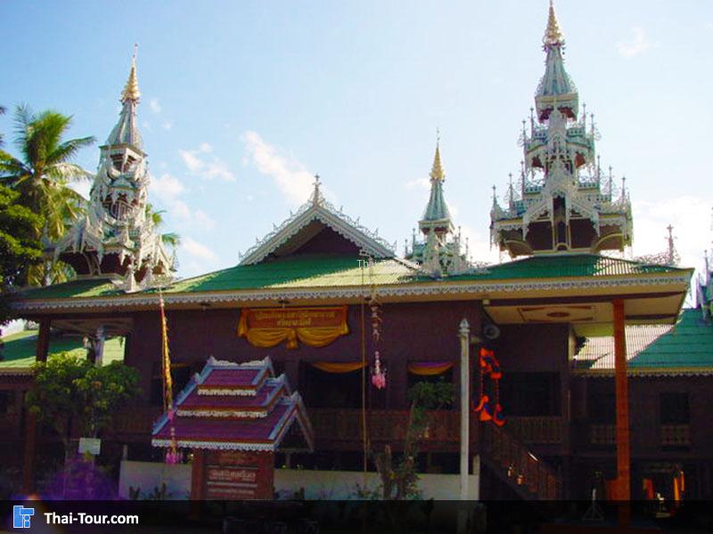 ด้านหน้าวัดศรีบุญเรือง