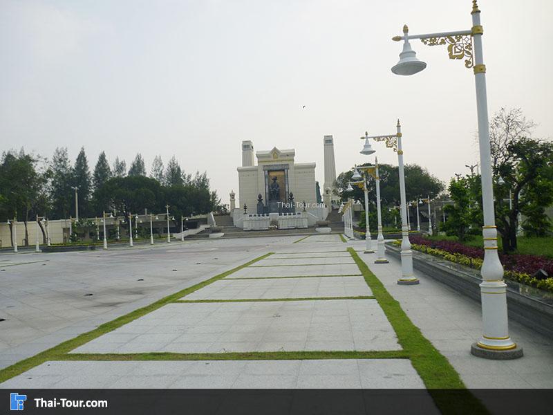 อนุสาวรีย์พระบาทสมเด็จพระพุทธยอดฟ้าจุฬาโลก
