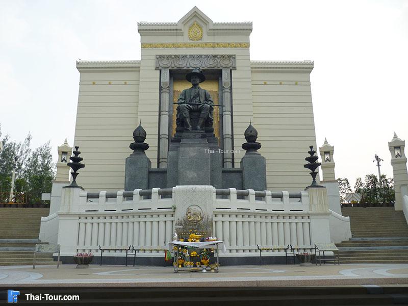 อนุสาวรีย์พระบาทสมเด็จพระพุทธยอดฟ้าจุฬาโลก