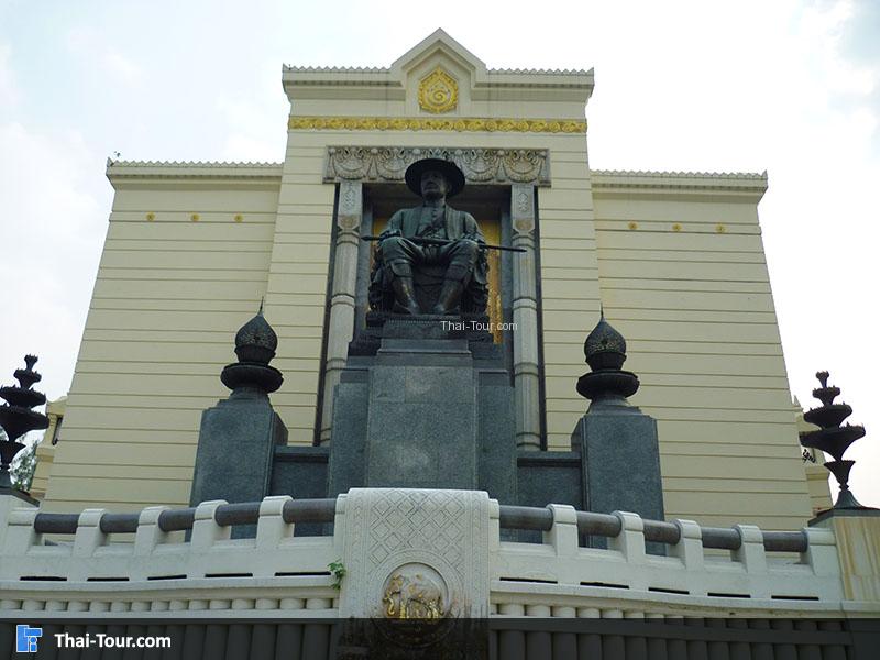 อนุสาวรีย์พระบาทสมเด็จพระพุทธยอดฟ้าจุฬาโลก