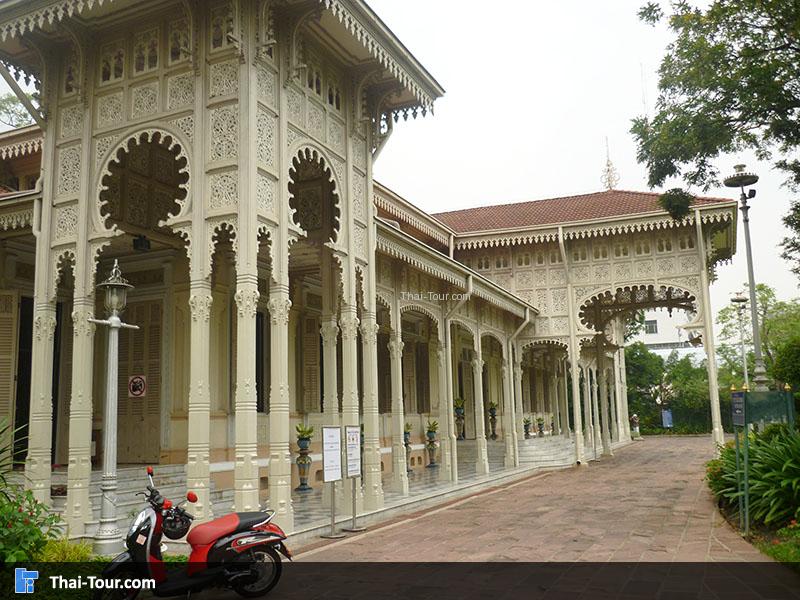 พิพิธภัณฑ์ศิลปาชีพพระที่นั่งอภิเษกดุสิต