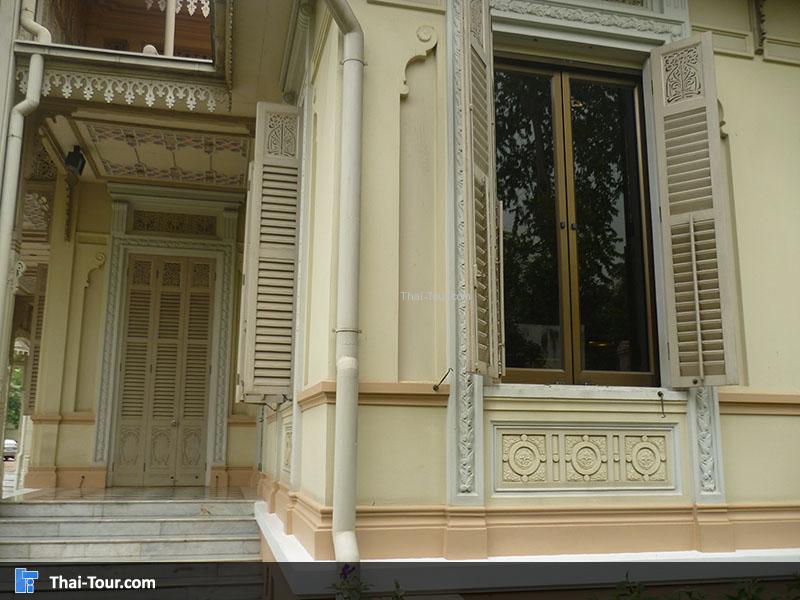 พิพิธภัณฑ์ศิลปาชีพพระที่นั่งอภิเษกดุสิต