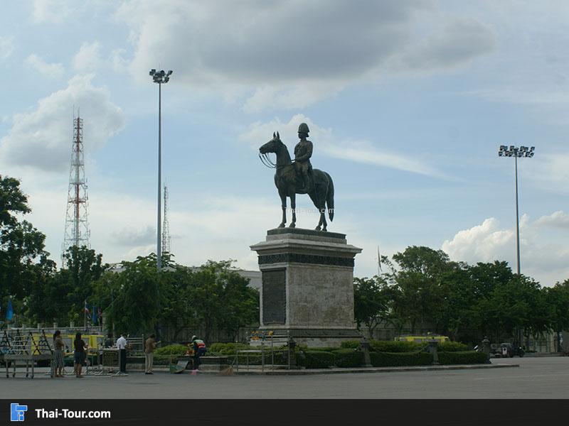 พระบรมรูปทรงม้า