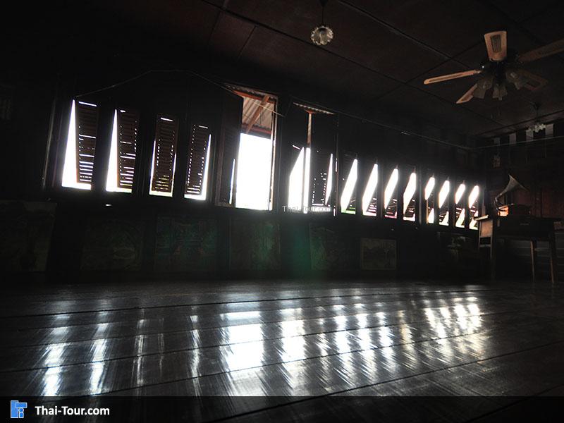 ชั้นสอง บ้านศิลปิน คลองบางหลวง