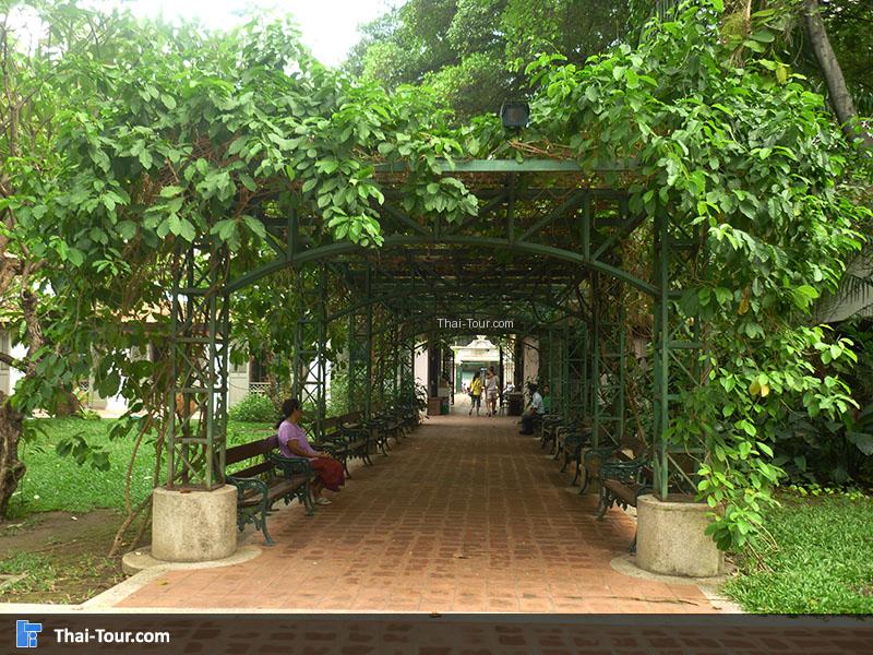 ซุ้มประตู อุทยานเฉลิมพระเกียรติสมเด็จย่า