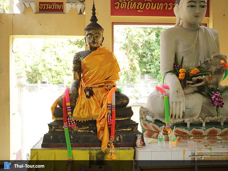 หลวงพ่อเฉย พระพุทธรูปศักดิ์สิทธิ์ประจำวัด 