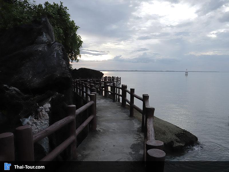 เดินชมบรรยากาศ เขาโต๊ะหงาย (เขตข้ามกาลเวลา)