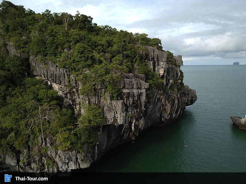 ภาพมุมสูง ปราสาทหินพันยอด