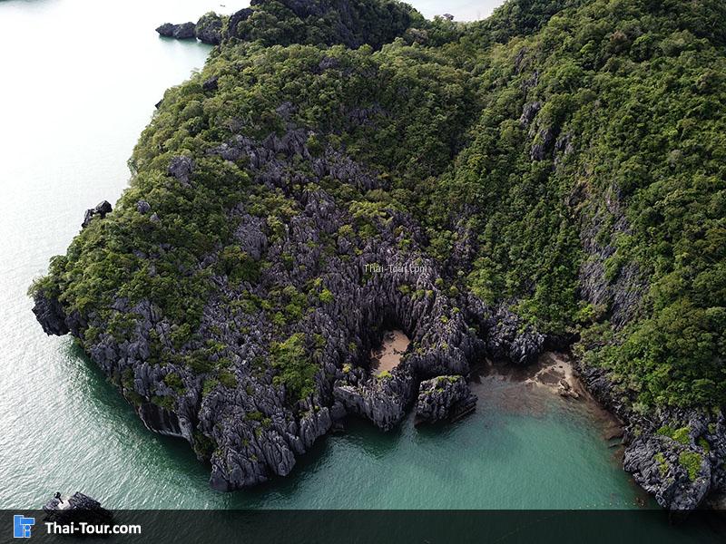ภาพมุมสูง ปราสาทหินพันยอด