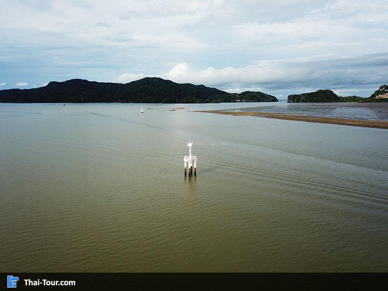 ทุ้นกลางทะเล ปากบารา