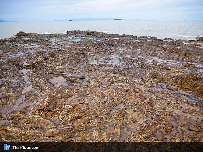 หาดหินเหล็ก