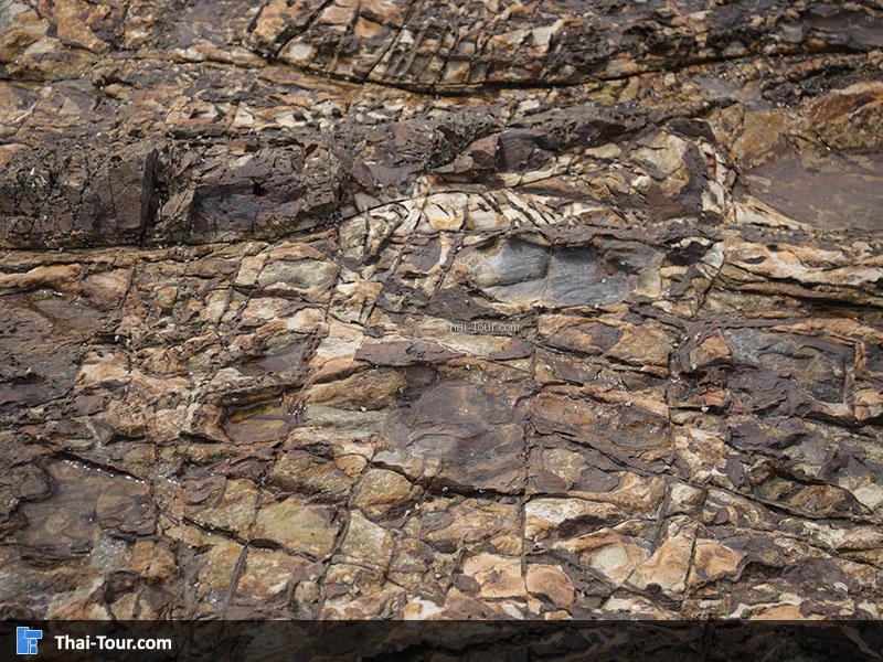 หาดหินเหล็ก