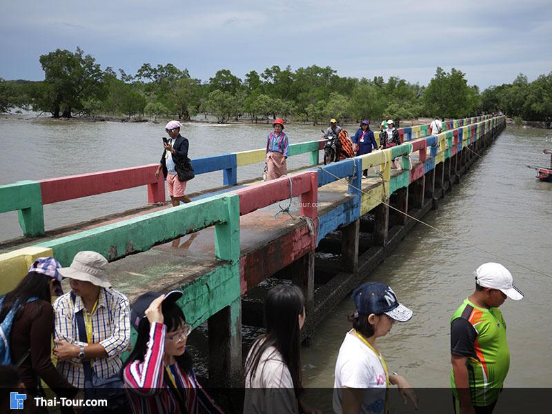 สะพาน ท่าเรือบ้านบากัน