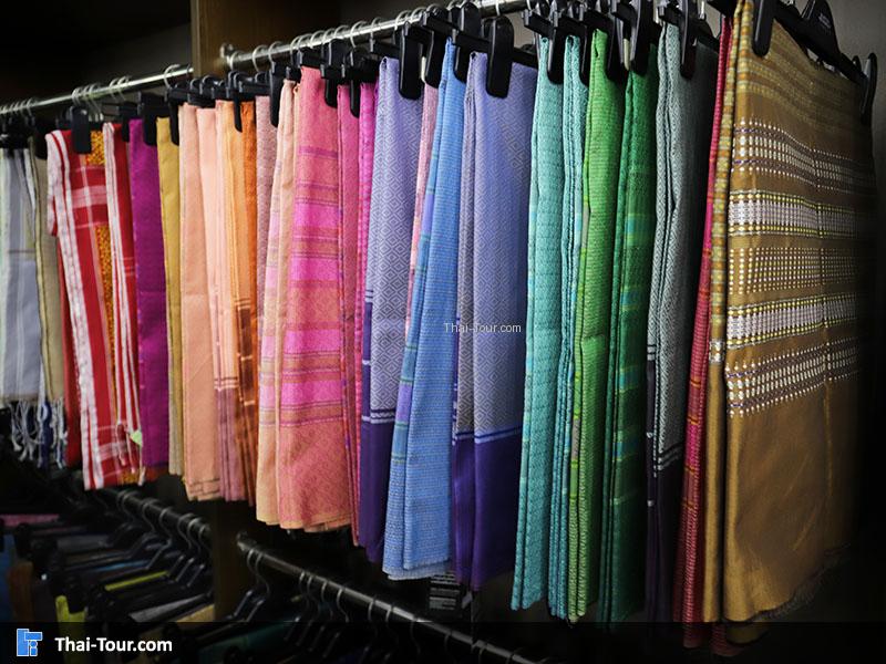 ผ้าที่ทอไว้สำหรับขาย