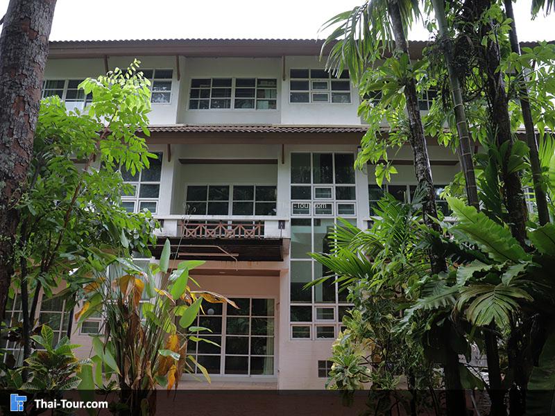 บรรยากาศรอบๆ กลุ่มทอผ้านาหมื่นศรี