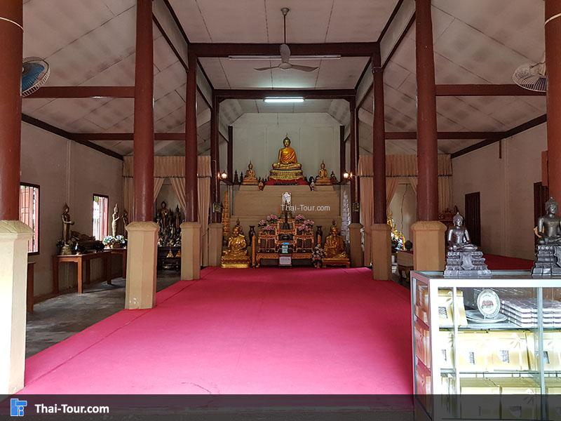 ด้านในพระอุโบสถ