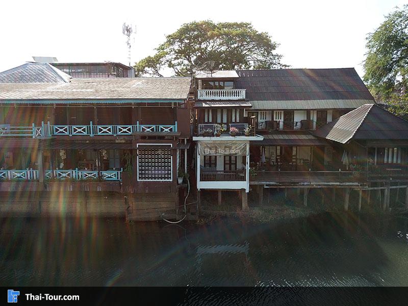 ภาพมุมสูงชุมชนริมน้ำจันทบูร