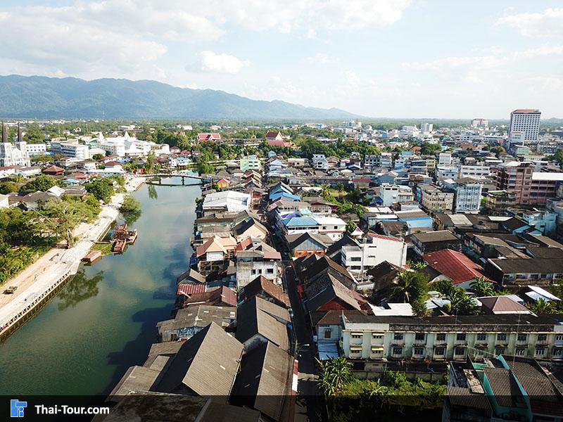 ภาพมุมสูงชุมชนริมน้ำจันทบูร