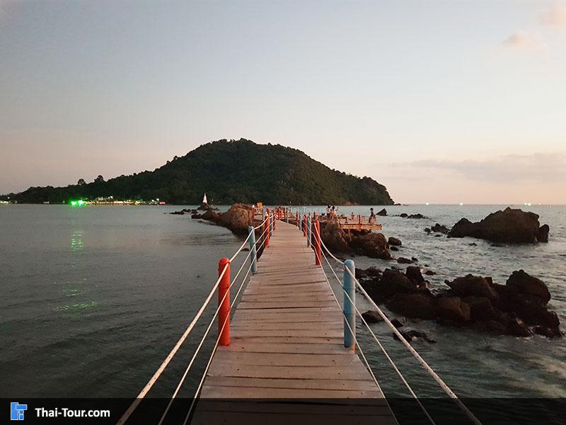 เจดีย์กลางน้ำบ้านหัวแหลม