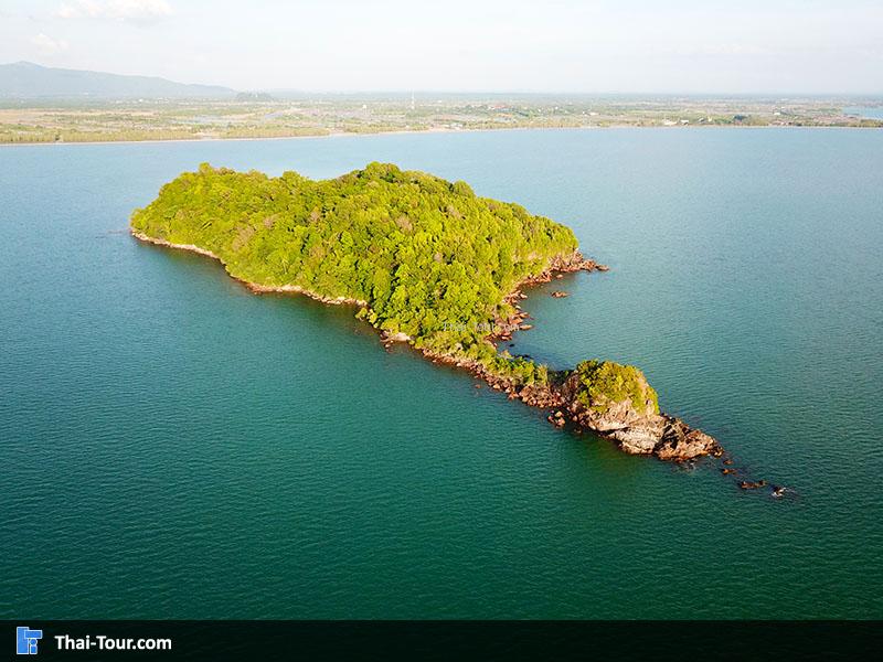 ภาพมุมสูงเกาะนางรำ