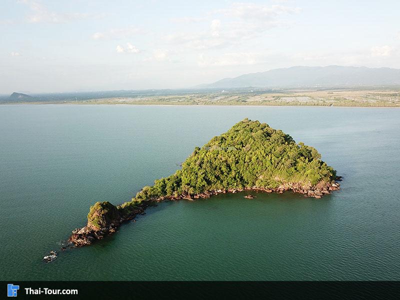 ภาพมุมสูงเกาะนางรำ