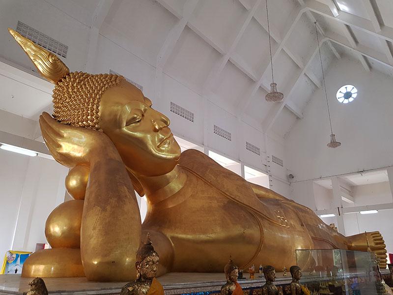 พระพุทธรูปปางไสยาสน์ที่มีขนาดใหญ่ที่สุดในภาคตะวันออก