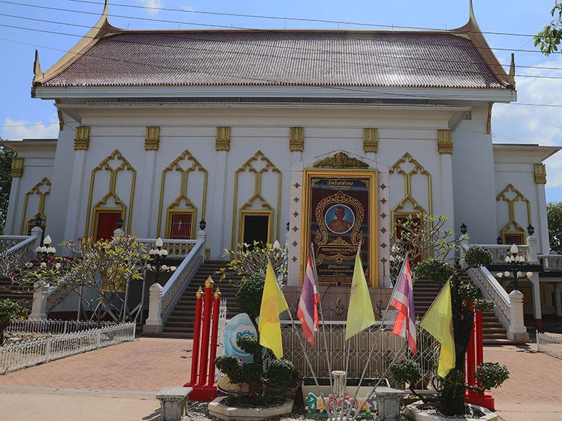 วัดไผ่ล้อม