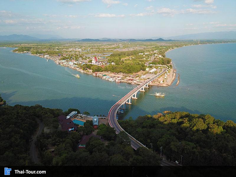 ภาพมุมสูง สะพานเฉลิมพระเกียรติปากน้ำแขมหนู