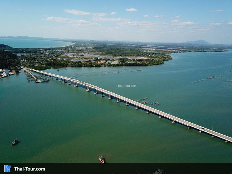 ภาพมุมสูงสะพานตากสินมหาราช