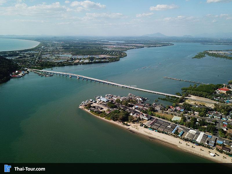 ภาพมุมสูงสะพานตากสินมหาราช