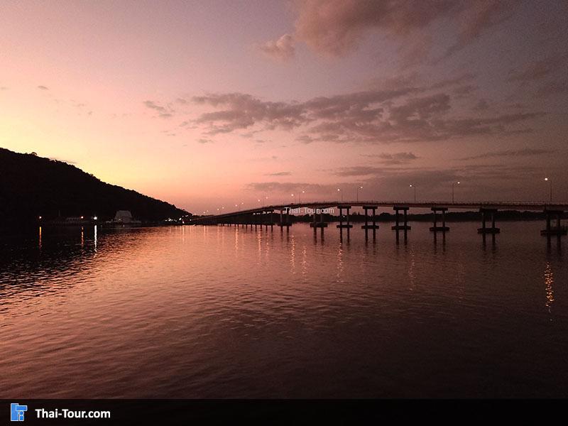 ภาพมุมสูงสะพานตากสินมหาราช