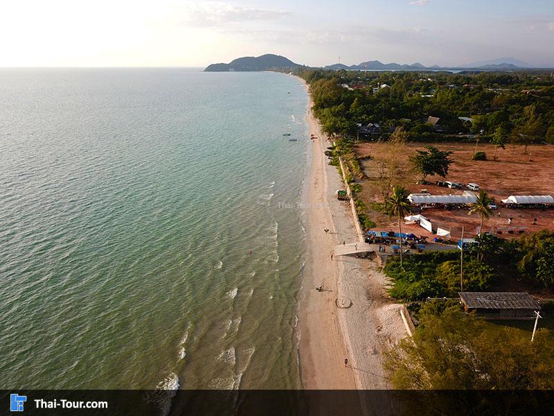 ภาพมุมสูง ชายหาดเจ้าหลาว