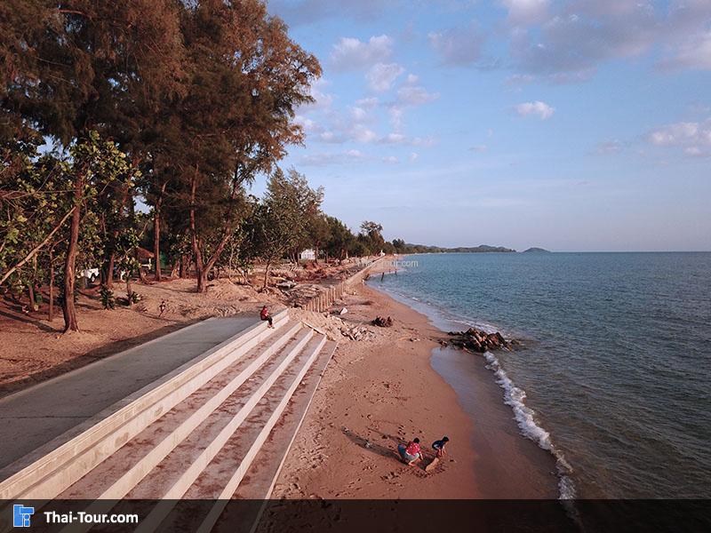 ถนนริมหาดแหลมเสด็จ