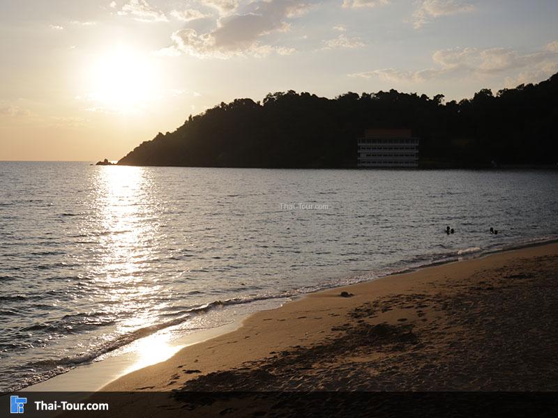 ภาพมุมสูง หาดแหลมเสด็จ