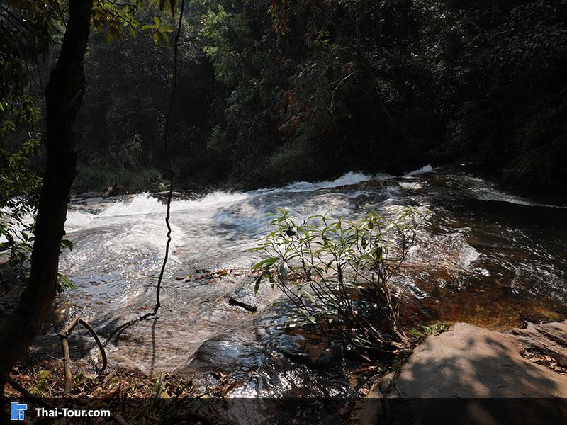 น้ำตกผาดอกเสี้ยว