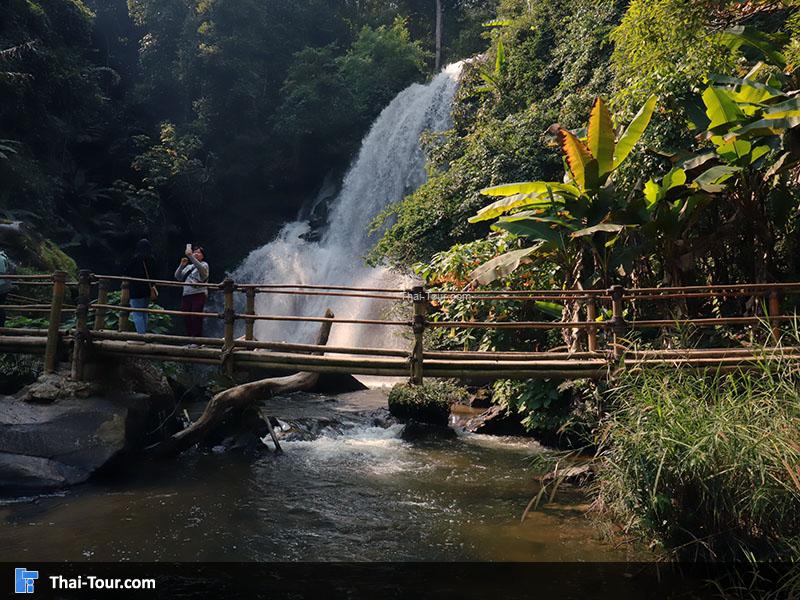 น้ำตกผาดอกเสี้ยว