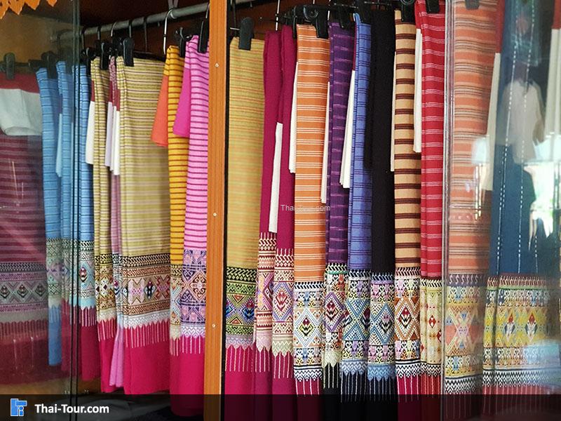 ผ้าซิ่นตีนจก