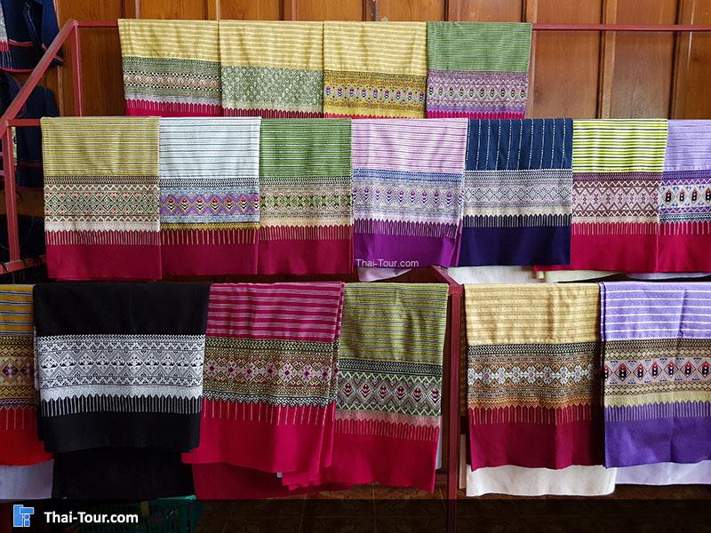 ผ้าซิ่นตีนจก