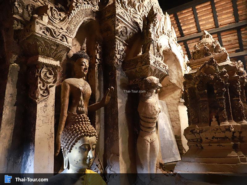 พุทธรูปจ าลองพระอัครสาวกทั้งสองพระองค์