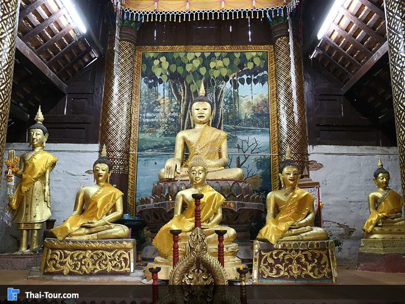 พระวิหารคือพระธาตุเจดีย์ ตรงฐานประดับลาย 12 นักษัตร