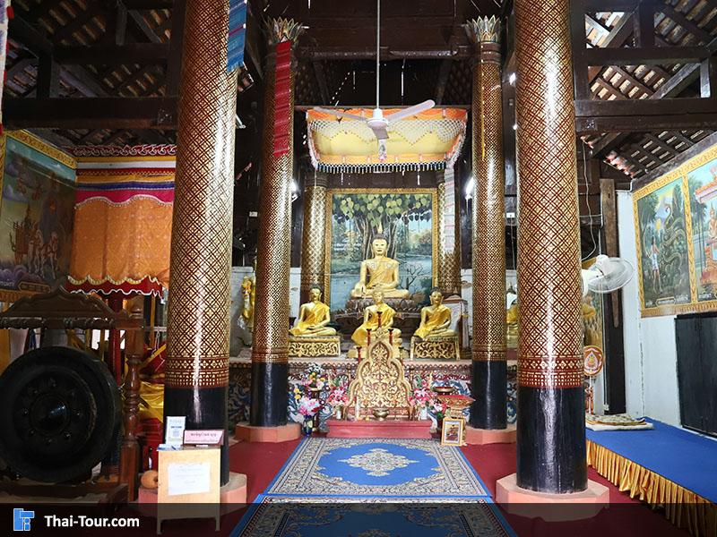 พระวิหารคือพระธาตุเจดีย์ ตรงฐานประดับลาย 12 นักษัตร