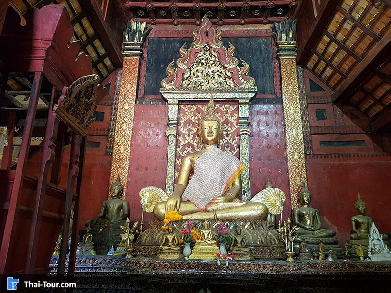 พระพุทธรูปปูนปั้นปางมารวิชัย