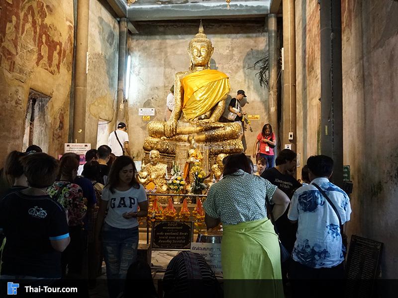 ภายในพระอุโบสถ