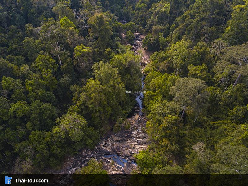 ภาพมุมสูง น้ำตกผากล้วยไม้