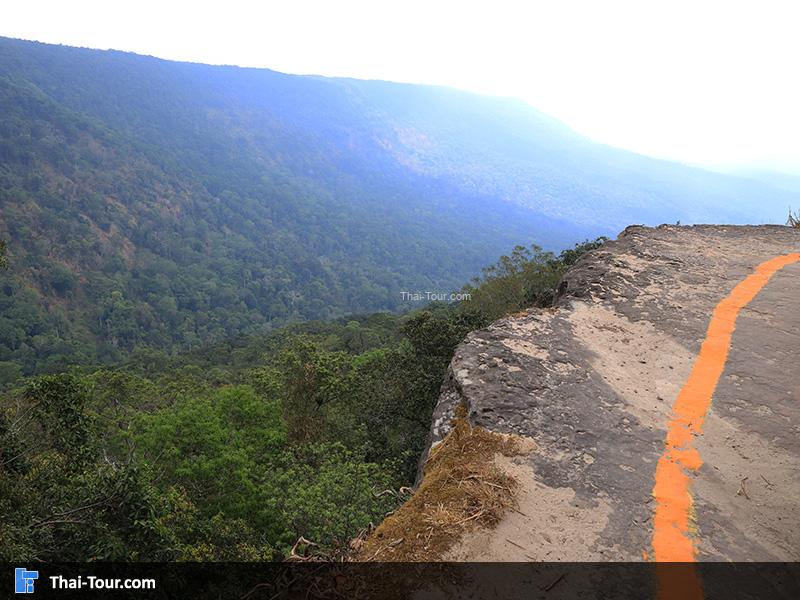 ภาพมุมสูง ผาเดียวดาย