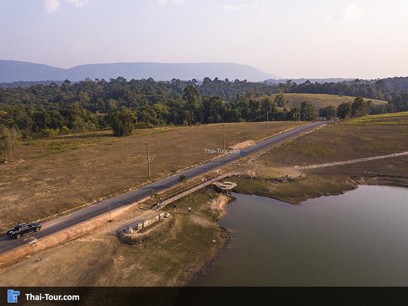ภาพมุมสูงอ่างเก็บน้ำสายศร