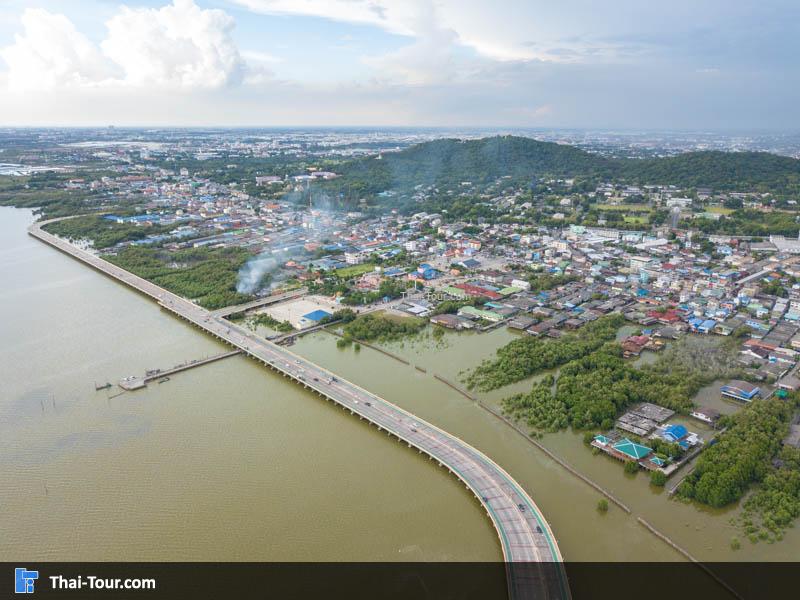 ภาพมุมสูง ด้านบน สะพานชลมารควิถีภาพมุมสูง ด้านบน สะพานชลมารควิถี
