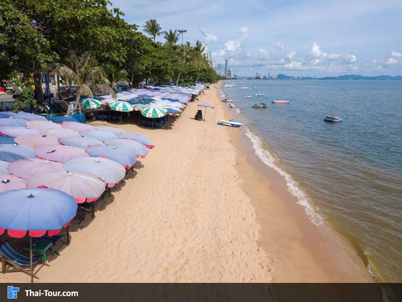 ภาพมุมสูง ชายหาด หน้า หาดนาจอมเทียน